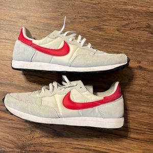 Nike Challenger OG ‘White University Red’ Sz 11